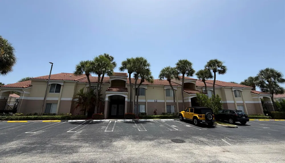 815 W Boynton Beach Boulevard #12-203 Boynton Beach, FL 33426