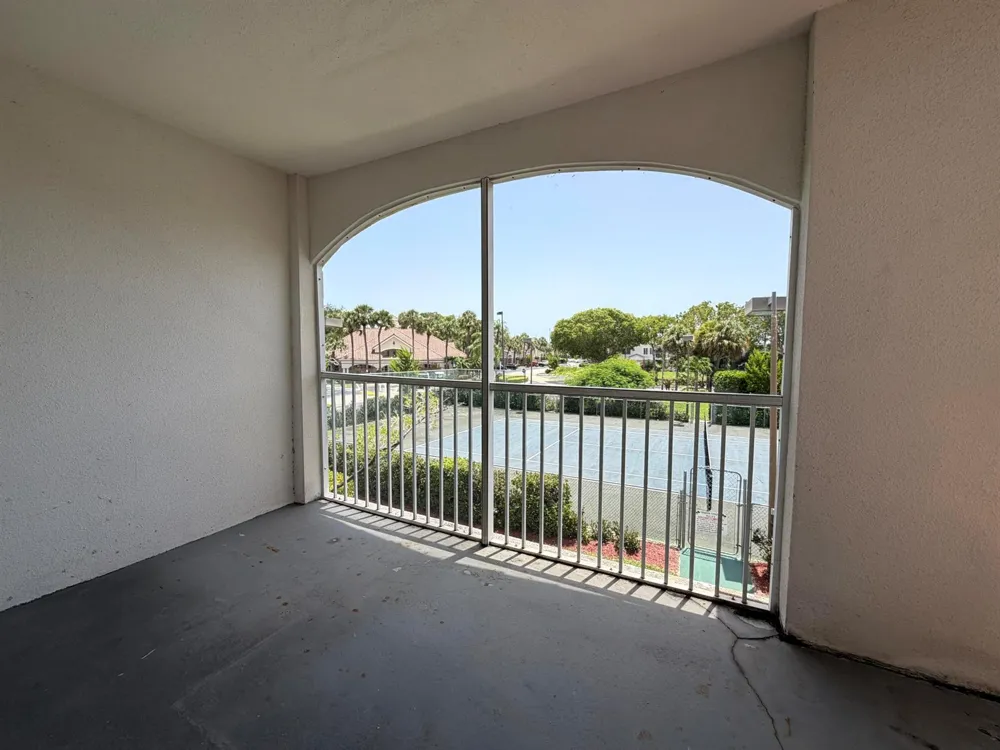 815 W Boynton Beach Boulevard #12-203 Boynton Beach, FL 33426