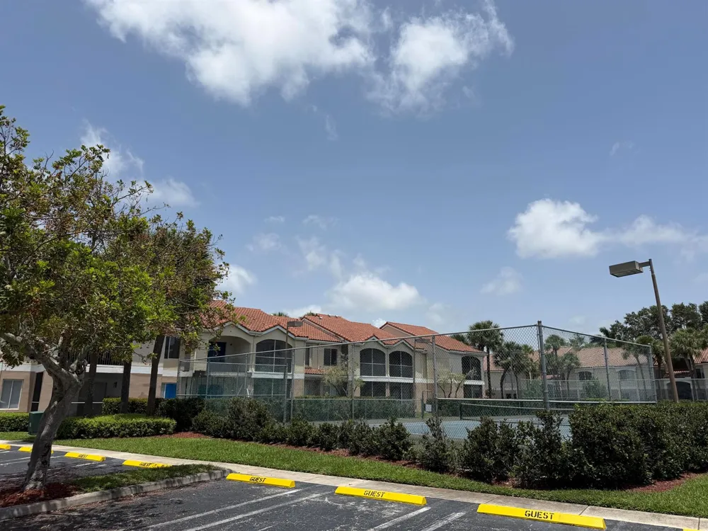 815 W Boynton Beach Boulevard #12-203 Boynton Beach, FL 33426