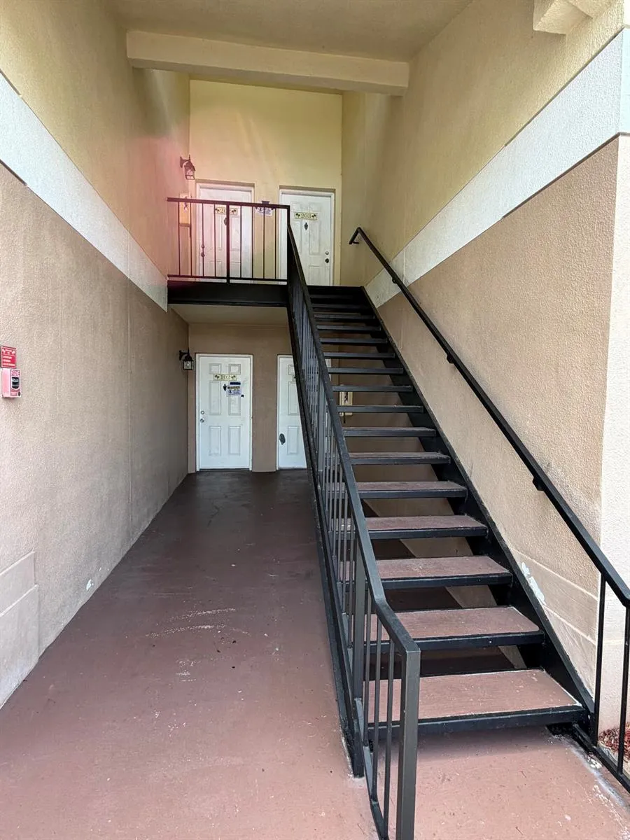 815 W Boynton Beach Boulevard #12-203 Boynton Beach, FL 33426