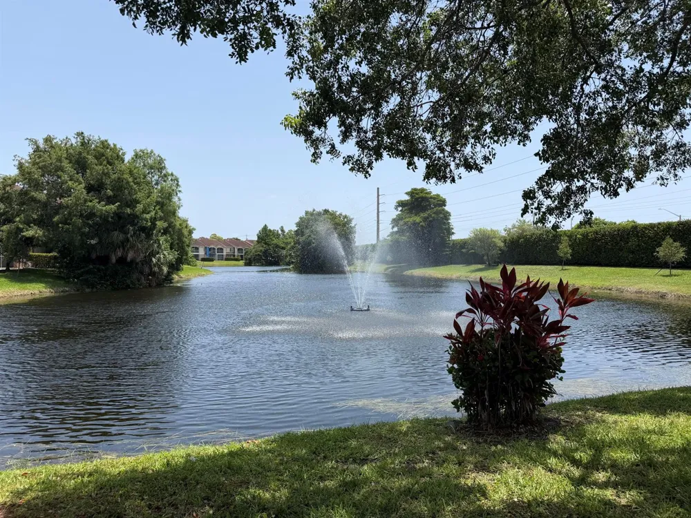 815 W Boynton Beach Boulevard #12-203 Boynton Beach, FL 33426