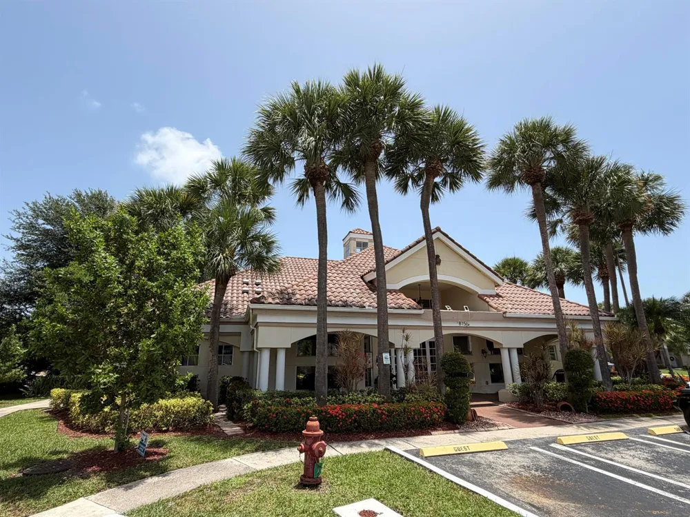 815 W Boynton Beach Boulevard #12-203 Boynton Beach, FL 33426