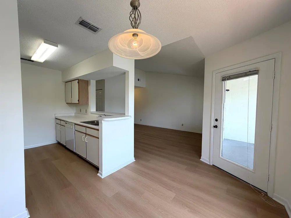 815 W Boynton Beach Boulevard #12-203 Boynton Beach, FL 33426