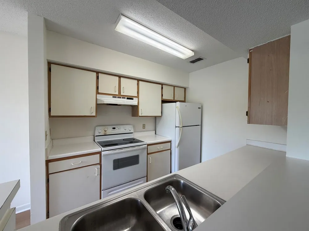 815 W Boynton Beach Boulevard #12-203 Boynton Beach, FL 33426