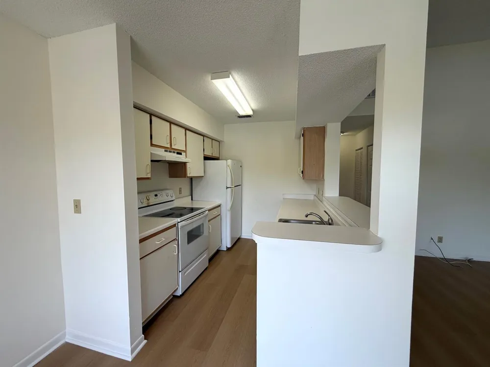815 W Boynton Beach Boulevard #12-203 Boynton Beach, FL 33426