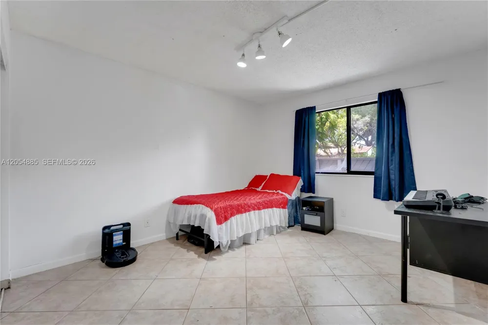 3541 NW 99th Ter #6A Sunrise, FL 33351