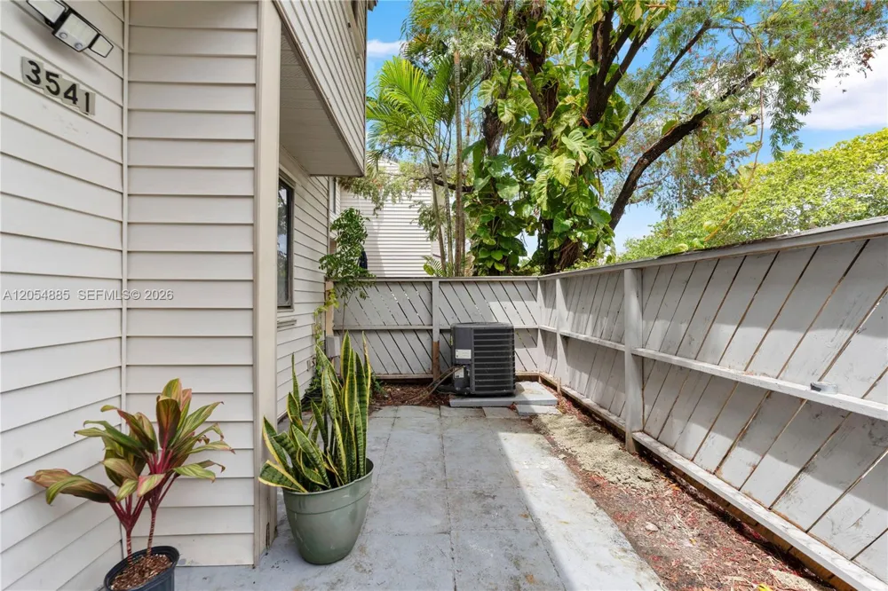3541 NW 99th Ter #6A Sunrise, FL 33351