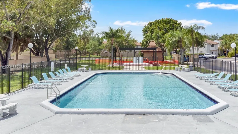 3541 NW 99th Ter #6A Sunrise, FL 33351