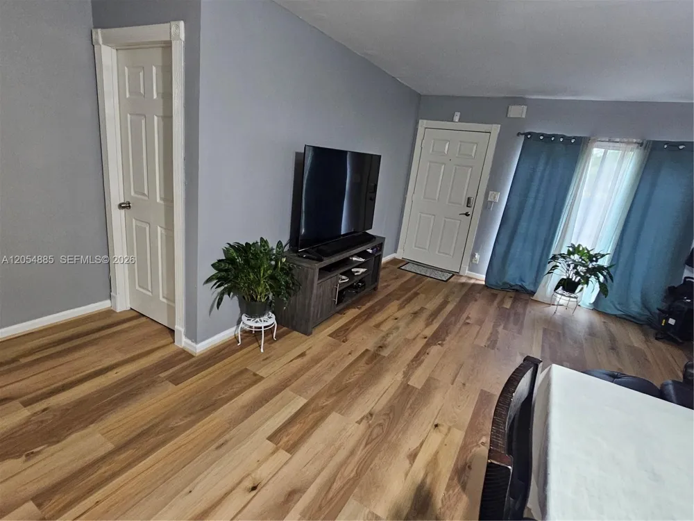 3541 NW 99th Ter #6A Sunrise, FL 33351