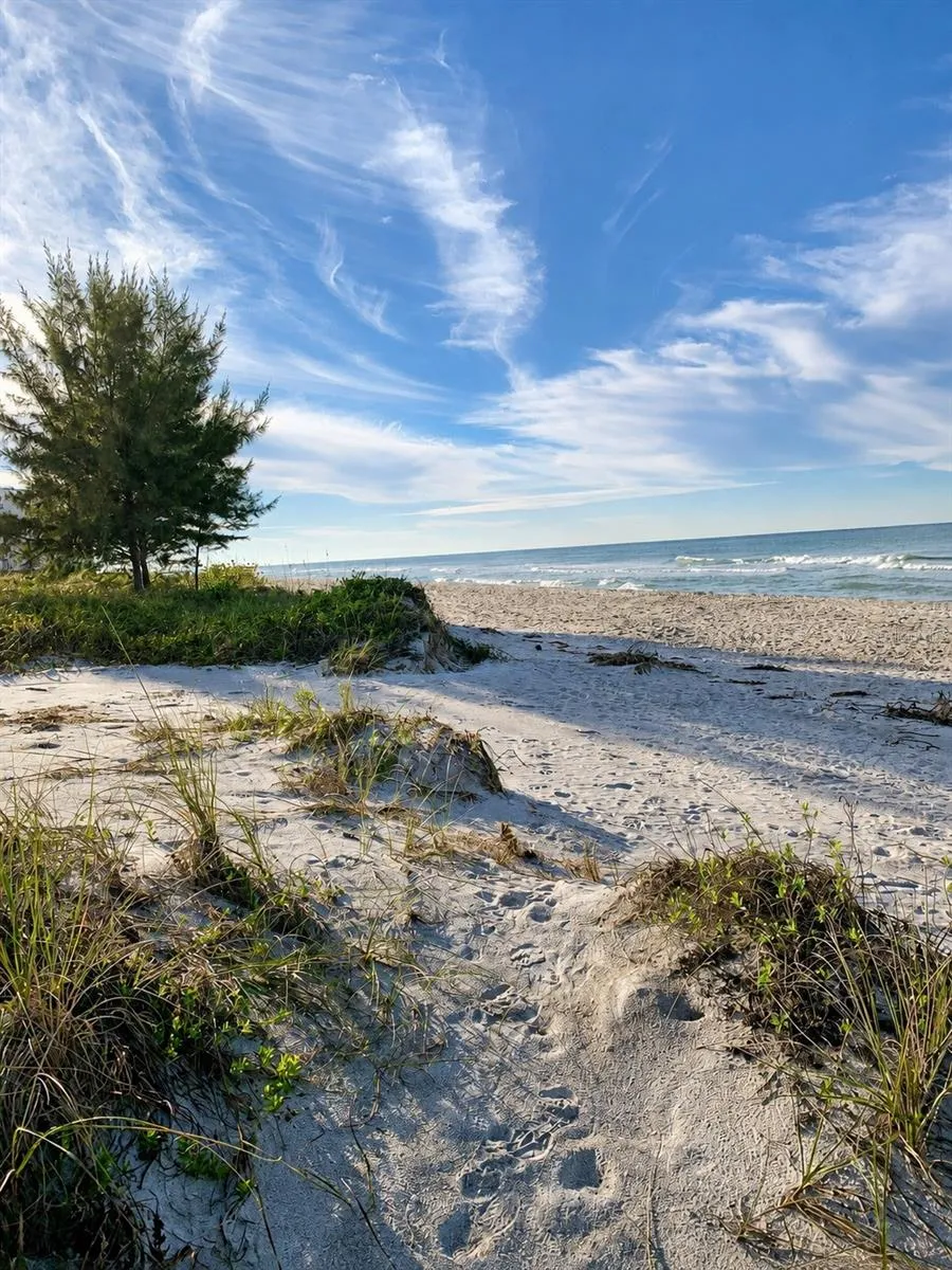540 NEPTUNE AVENUE #7 Longboat Key, FL 34228