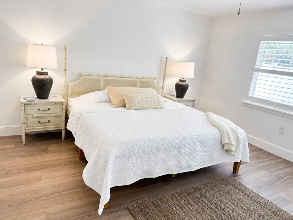 540 NEPTUNE AVENUE #7 Longboat Key, FL 34228