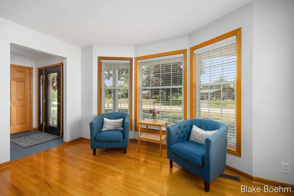 118 Lauderdale Avenue NE Grand Rapids Charter Township, MI 49546
