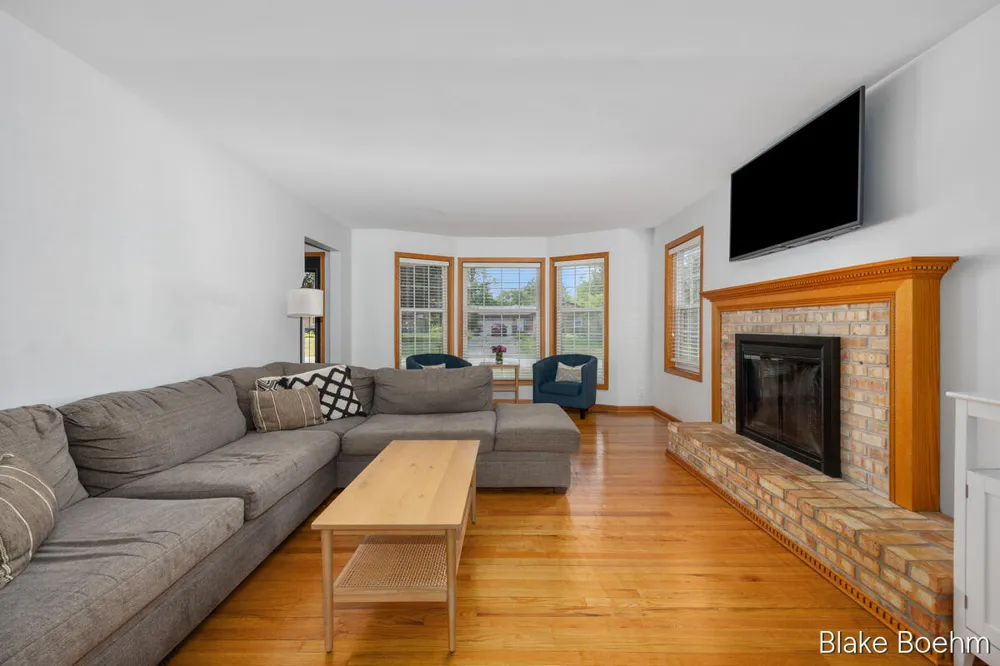 118 Lauderdale Avenue NE Grand Rapids Charter Township, MI 49546