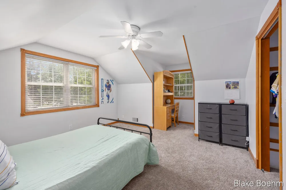 118 Lauderdale Avenue NE Grand Rapids Charter Township, MI 49546