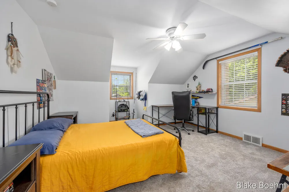 118 Lauderdale Avenue NE Grand Rapids Charter Township, MI 49546