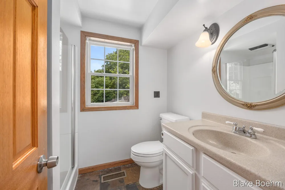 118 Lauderdale Avenue NE Grand Rapids Charter Township, MI 49546
