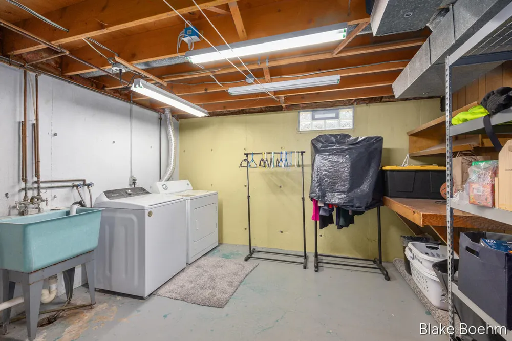 118 Lauderdale Avenue NE Grand Rapids Charter Township, MI 49546