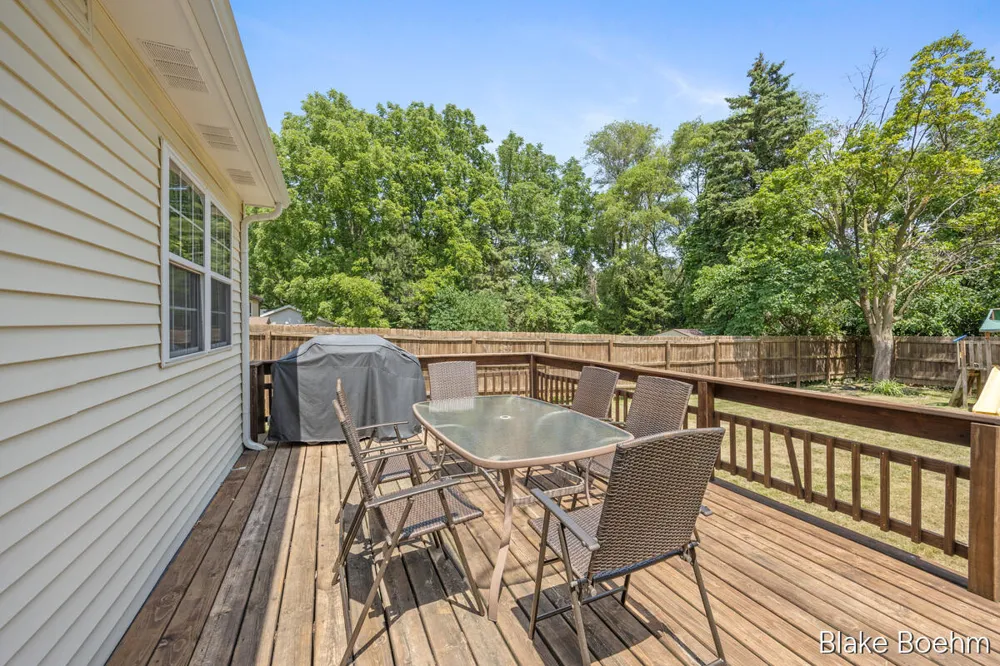 118 Lauderdale Avenue NE Grand Rapids Charter Township, MI 49546