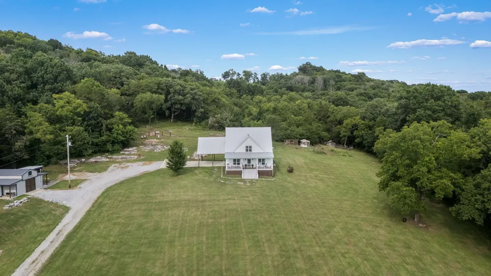 104 Hickerson Rd Wartrace, TN 37183