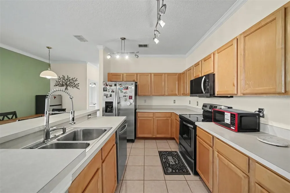 246 BRIGHTVIEW DRIVE Lake Mary, FL 32746