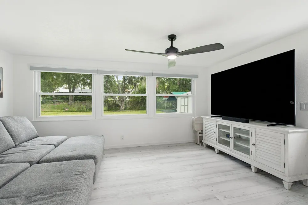 601 SHORE DRIVE E Oldsmar, FL 34677