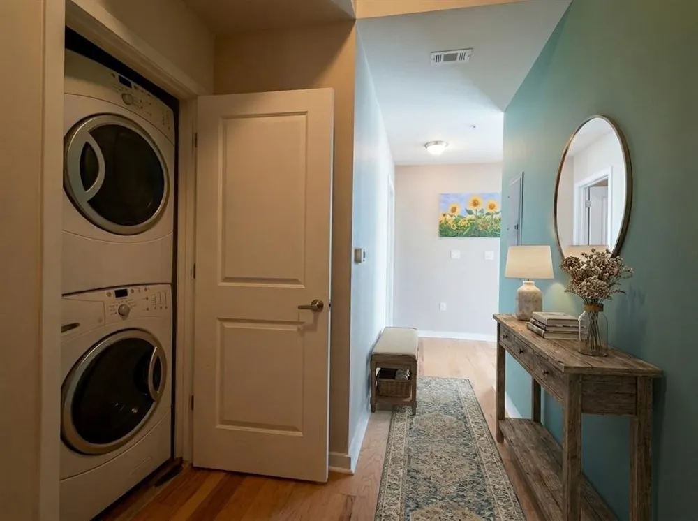 360 Nueces Street #2110 Austin, TX 78701