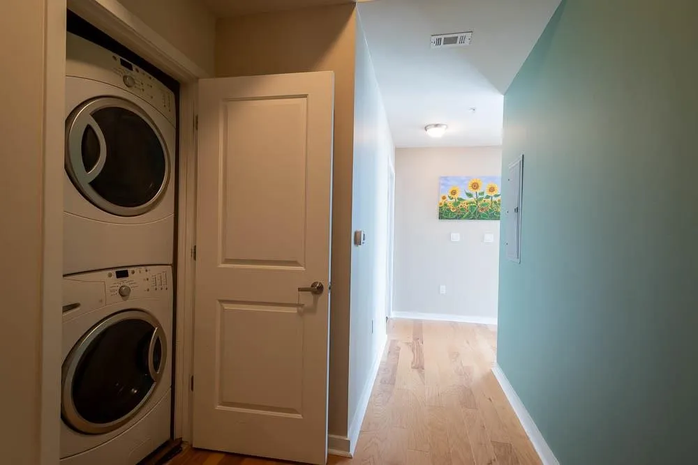 360 Nueces Street #2110 Austin, TX 78701