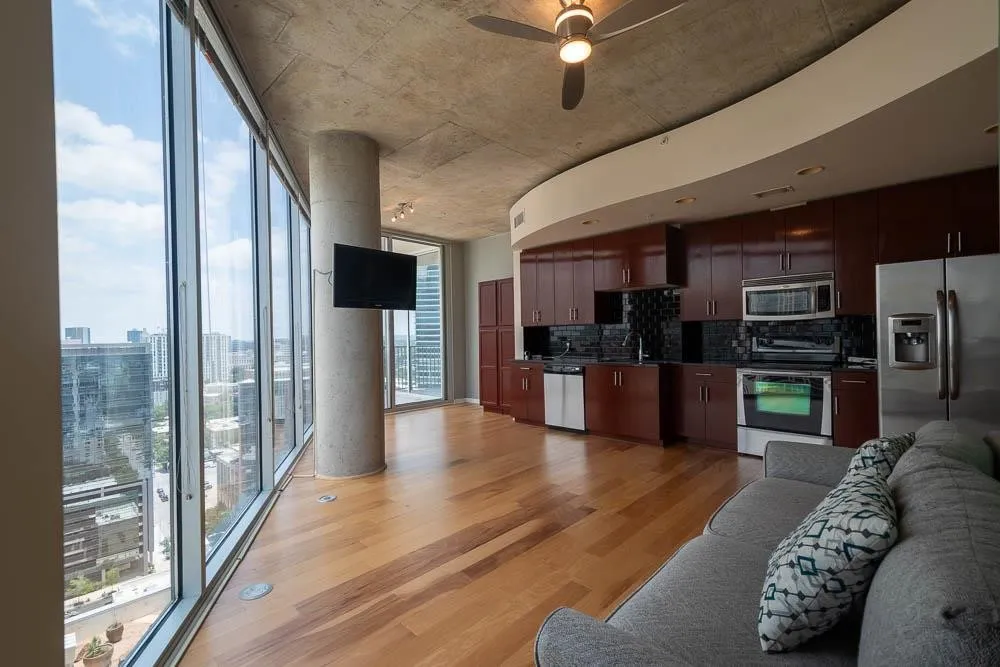 360 Nueces Street #2110 Austin, TX 78701