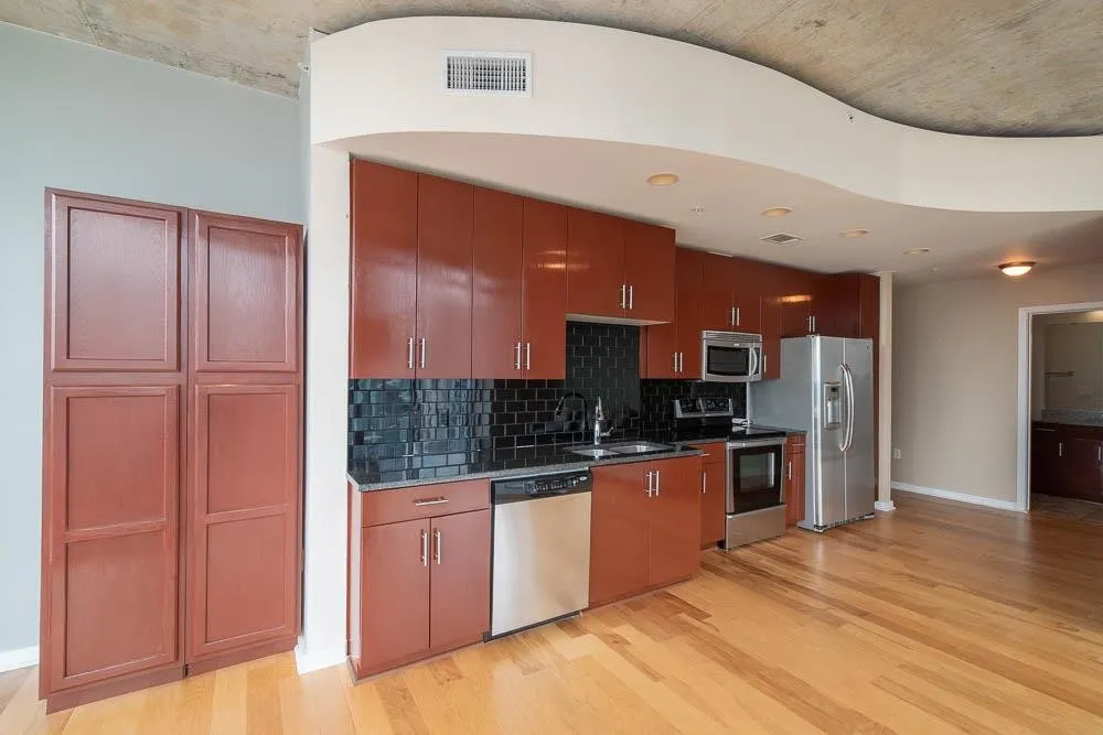 360 Nueces Street #2110 Austin, TX 78701
