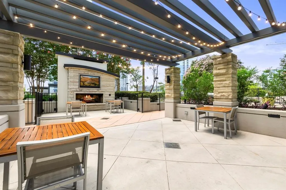 360 Nueces Street #2110 Austin, TX 78701