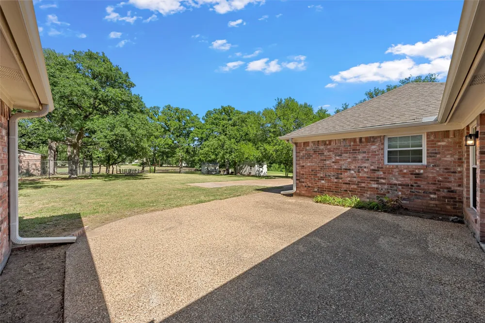 108 Spring Creek Street Lacy Lakeview, TX 76705