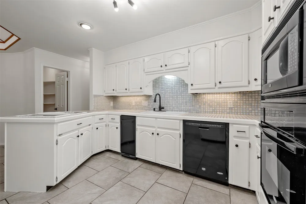108 Spring Creek Street Lacy Lakeview, TX 76705