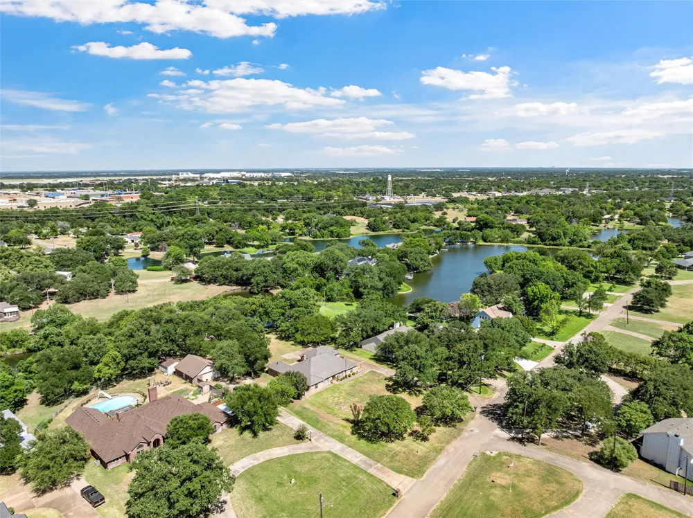 108 Spring Creek Street Lacy Lakeview, TX 76705