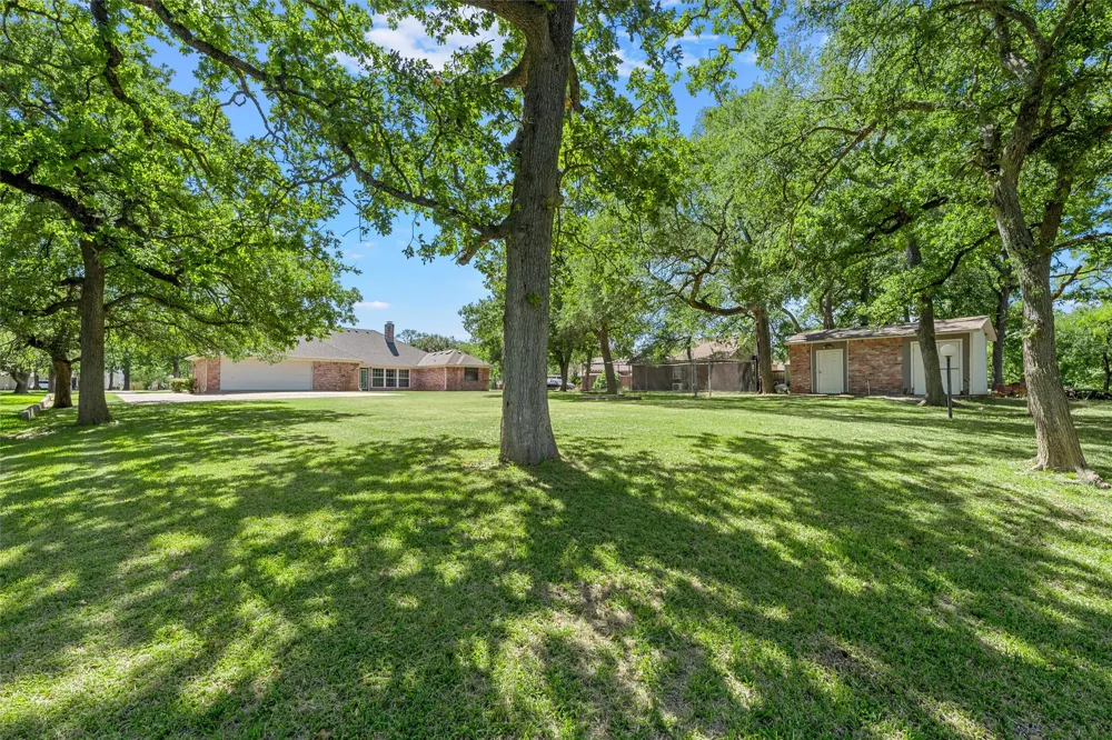 108 Spring Creek Street Lacy Lakeview, TX 76705