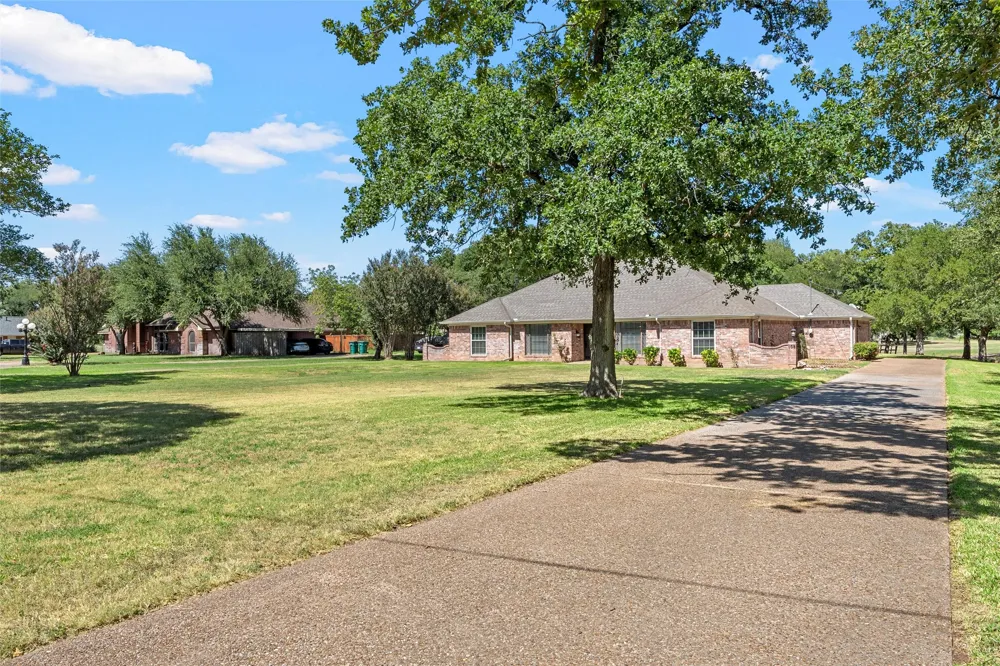 108 Spring Creek Street Lacy Lakeview, TX 76705