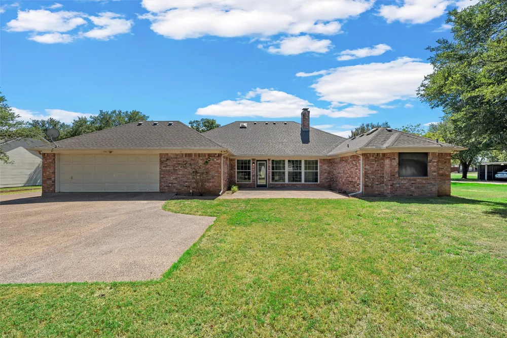 108 Spring Creek Street Lacy Lakeview, TX 76705