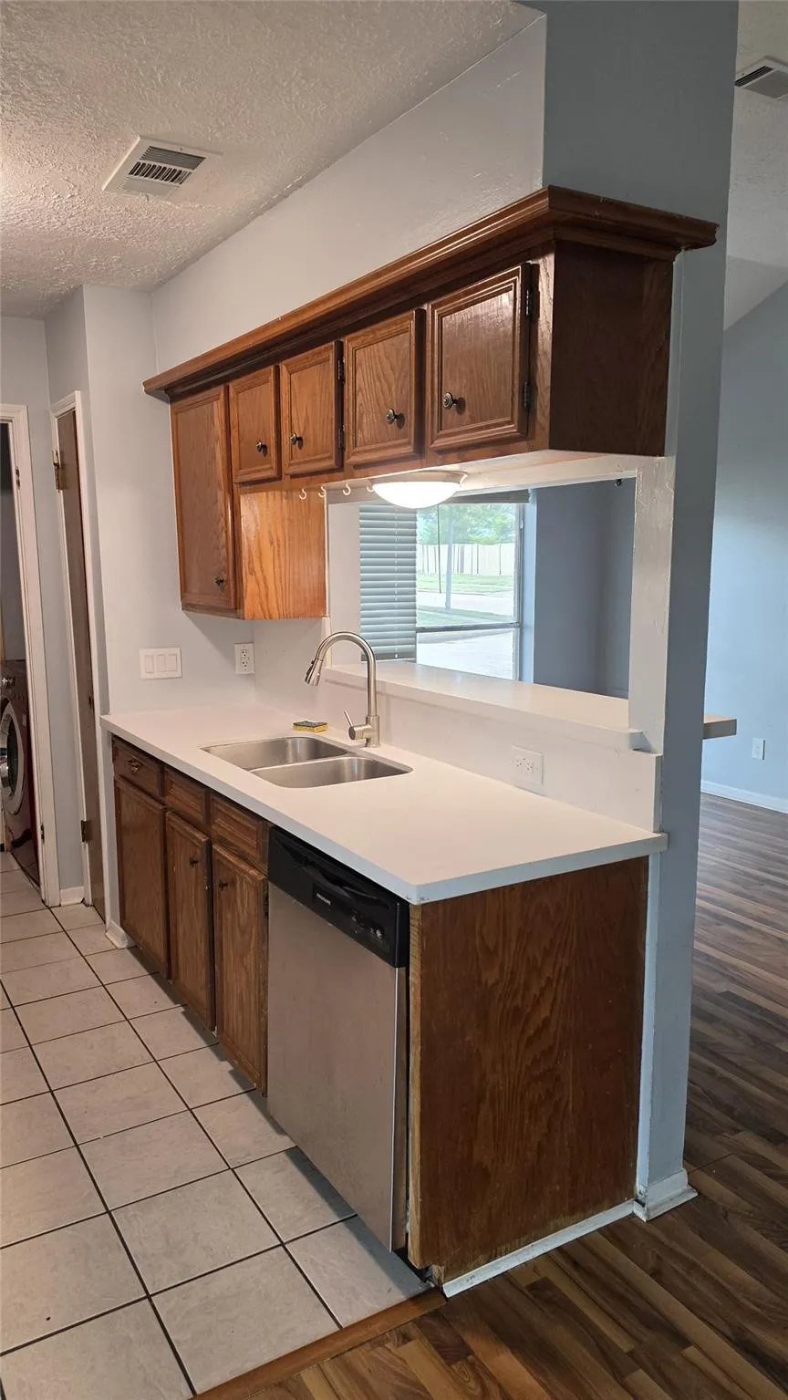 1502 Sudbury Drive Pasadena, TX 77504