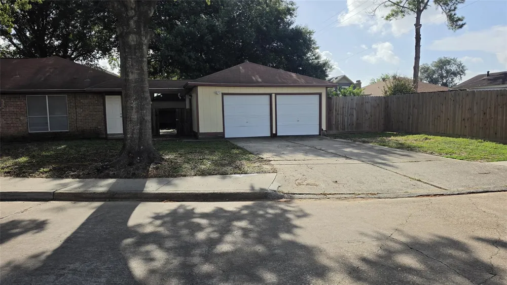 1502 Sudbury Drive Pasadena, TX 77504