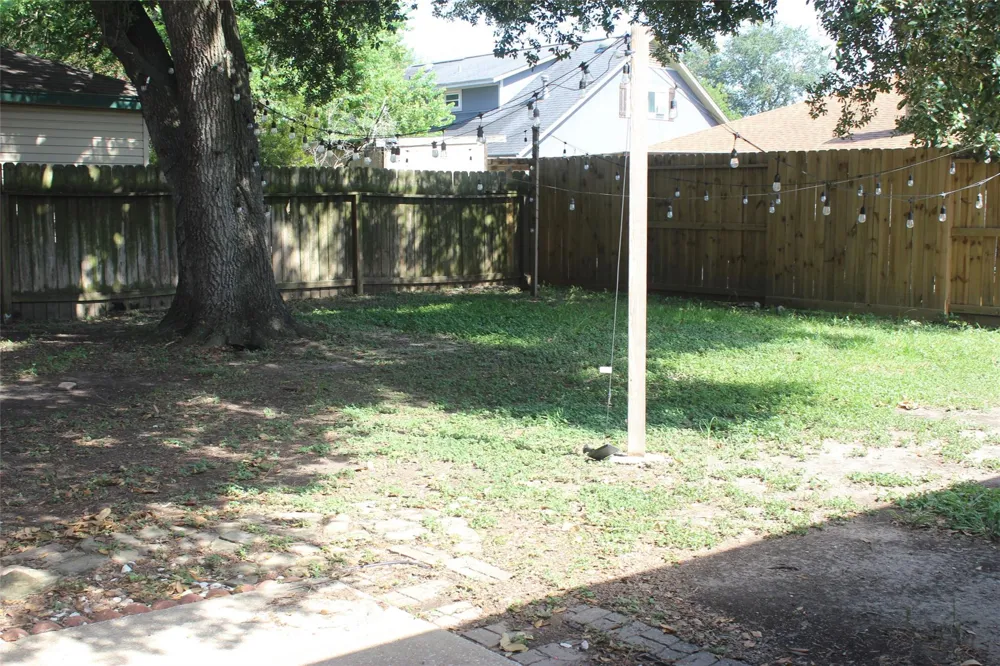 1502 Sudbury Drive Pasadena, TX 77504
