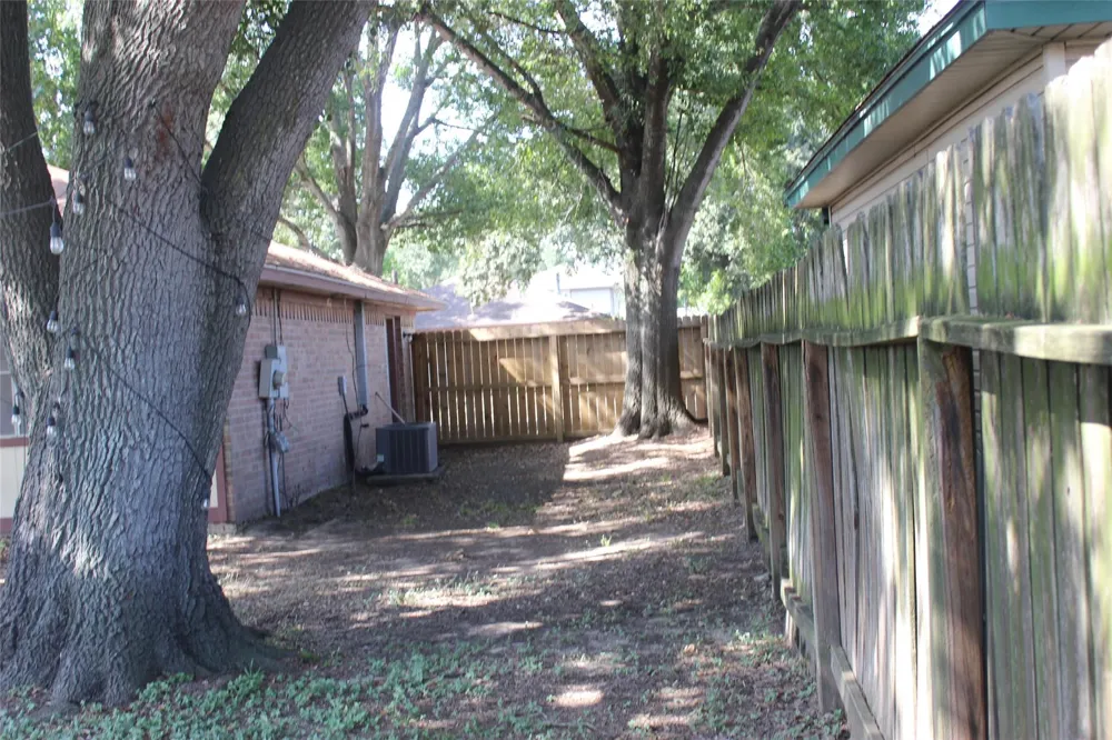 1502 Sudbury Drive Pasadena, TX 77504