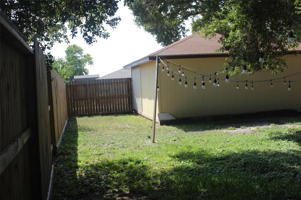 1502 Sudbury Drive Pasadena, TX 77504