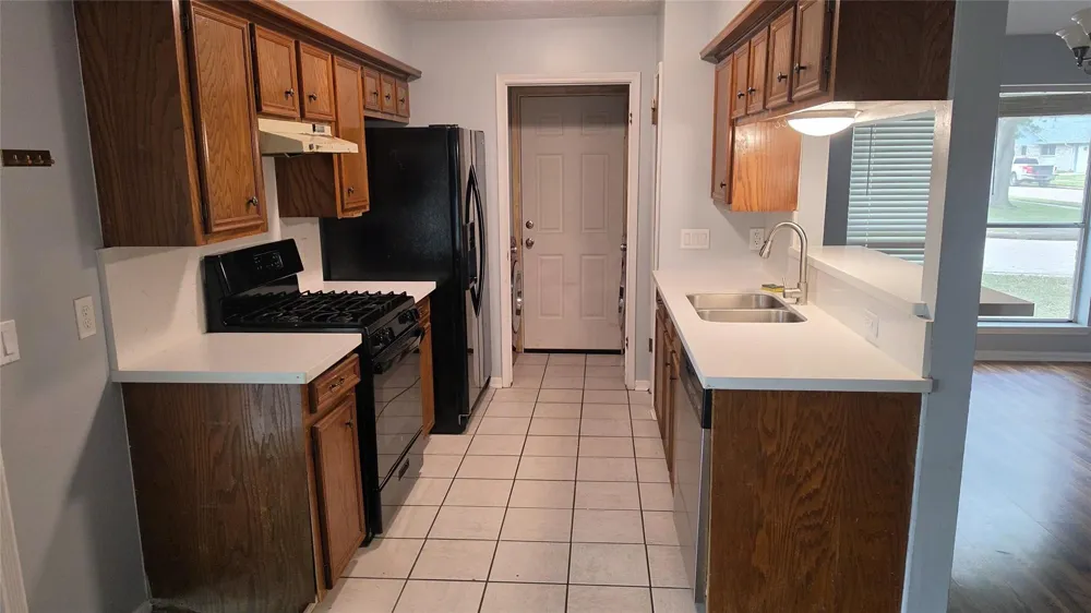 1502 Sudbury Drive Pasadena, TX 77504