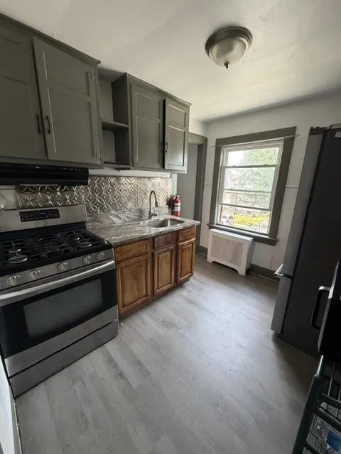 191 HOLLYWOOD AVE Irvington, NJ 07111
