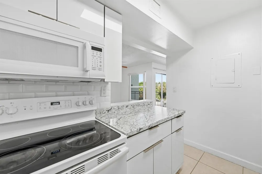 505 S PINE ISLAND ROAD #B310 Plantation, FL 33324