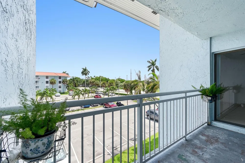 505 S PINE ISLAND ROAD #B310 Plantation, FL 33324