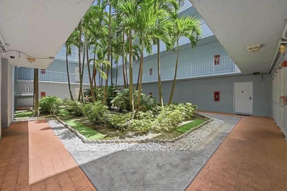 505 S PINE ISLAND ROAD #B310 Plantation, FL 33324