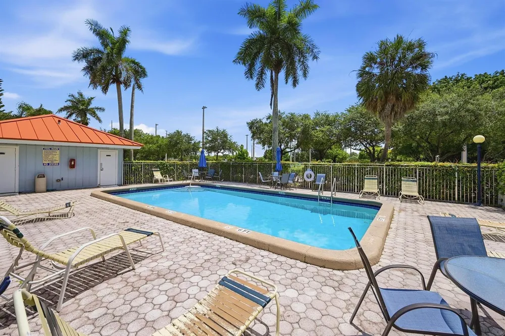 505 S PINE ISLAND ROAD #B310 Plantation, FL 33324