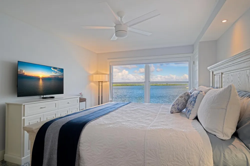 52 Yacht Club Drive #309 North Palm Beach, FL 33408