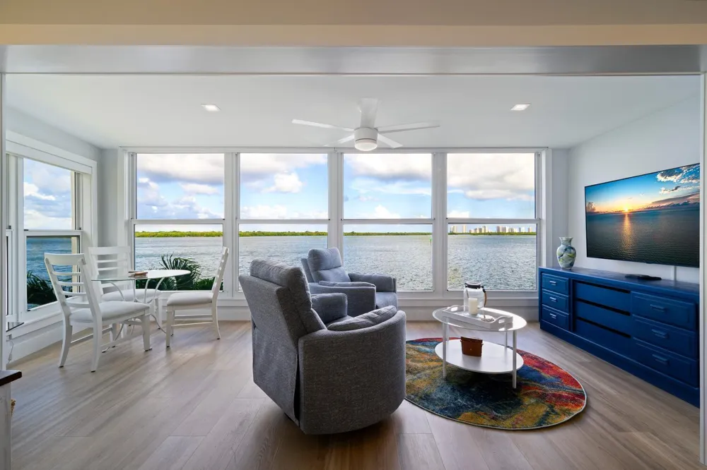 52 Yacht Club Drive #309 North Palm Beach, FL 33408