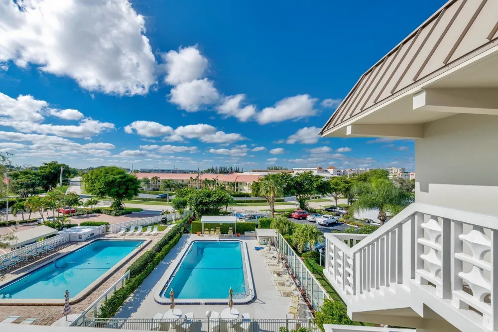52 Yacht Club Drive #309 North Palm Beach, FL 33408